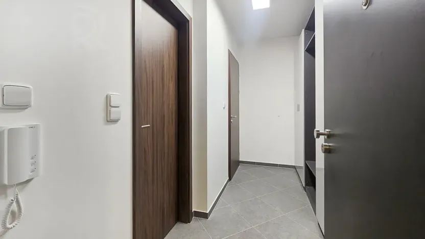 Pronájem bytu 2+kk, Praha - Dolní Měcholupy, Honzíkova, 40 m2