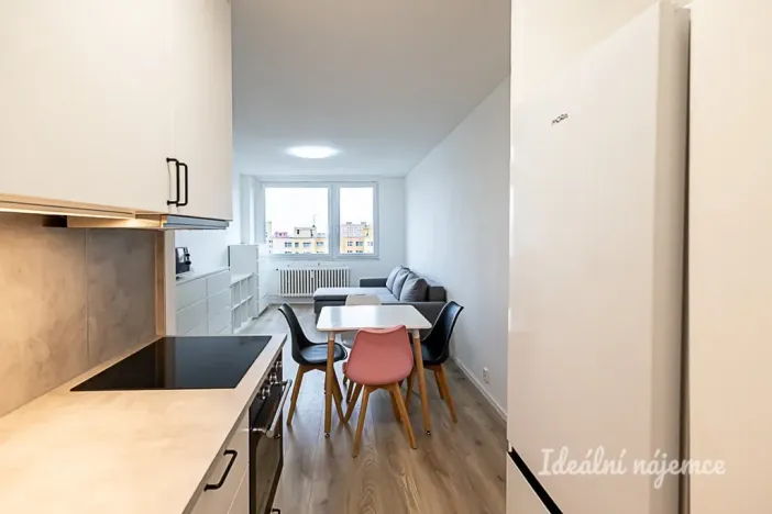 Pronájem bytu 2+kk, Praha, Zelenohorská, 43 m2