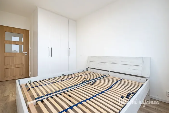 Pronájem bytu 2+kk, Praha, Zelenohorská, 43 m2