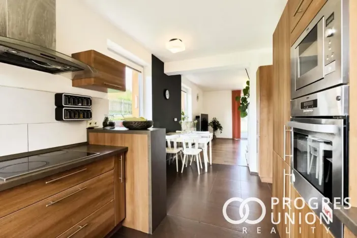 Prodej rodinného domu, Valašská Polanka, 350 m2