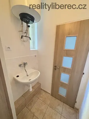 Pronájem bytu 1+1, Liberec, nám. Tržní, 28 m2