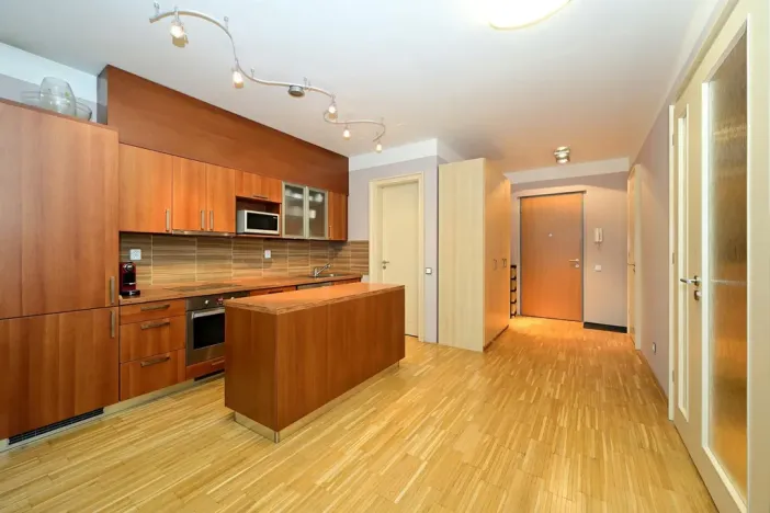 Pronájem bytu 2+kk, Praha - Karlín, Rohanské nábřeží, 77 m2