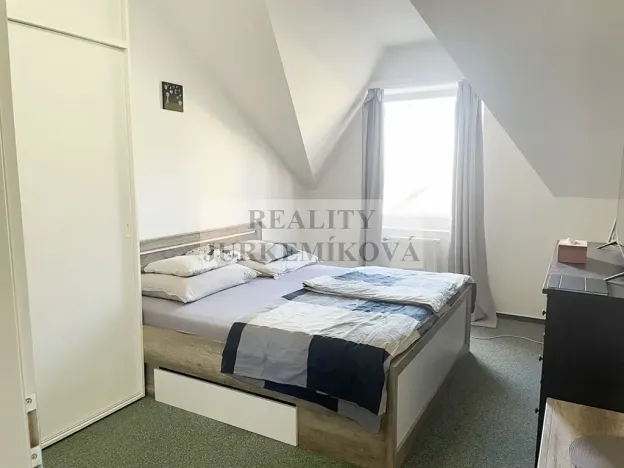 Pronájem bytu 2+1, České Budějovice, tř. 28. října, 62 m2