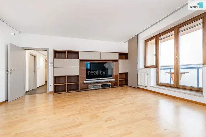 Pronájem bytu 2+kk, Praha - Vršovice, Smolenská, 78 m2