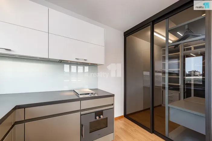 Pronájem bytu 2+kk, Praha - Vršovice, Smolenská, 78 m2