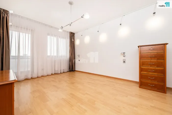 Pronájem bytu 2+kk, Praha - Vršovice, Smolenská, 78 m2