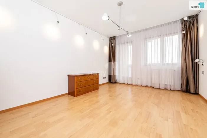 Pronájem bytu 2+kk, Praha - Vršovice, Smolenská, 78 m2