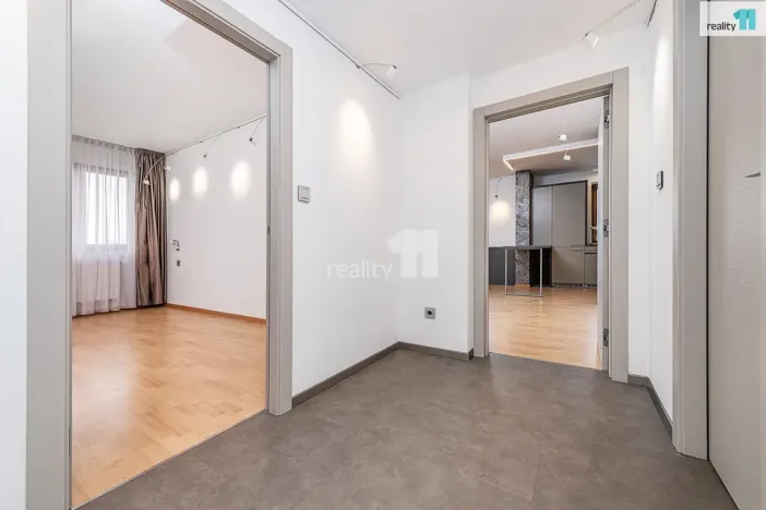 Pronájem bytu 2+kk, Praha - Vršovice, Smolenská, 78 m2