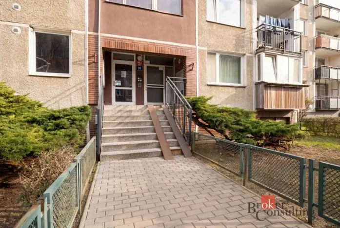 Pronájem bytu 1+1, Praha - Hlubočepy, Lamačova, 32 m2