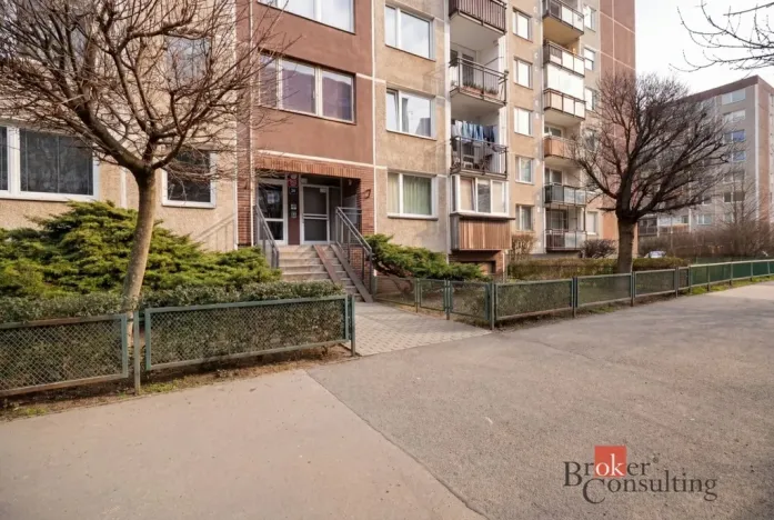 Pronájem bytu 1+1, Praha - Hlubočepy, Lamačova, 32 m2