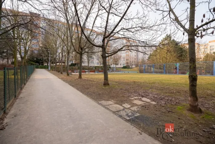 Pronájem bytu 1+1, Praha - Hlubočepy, Lamačova, 32 m2