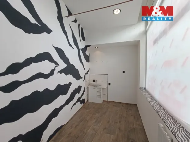 Pronájem obchodního prostoru, Česká Lípa, Okružní, 8 m2