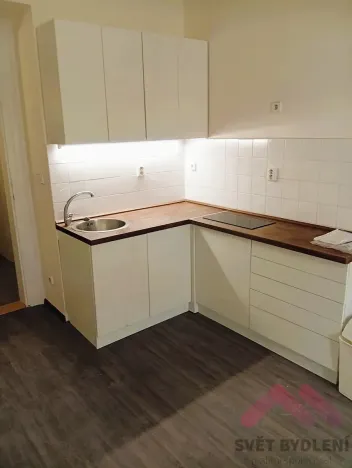 Pronájem bytu 1+kk, Praha - Vršovice, Kodaňská, 24 m2