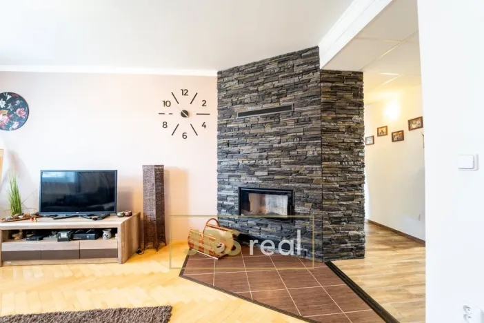 Prodej bytu 3+1, Přáslavice, 78 m2