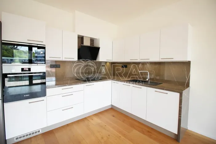 Pronájem bytu 3+kk, Praha - Smíchov, Grafická, 82 m2