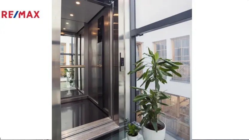 Pronájem kanceláře, Hradec Králové, Malé náměstí, 22 m2