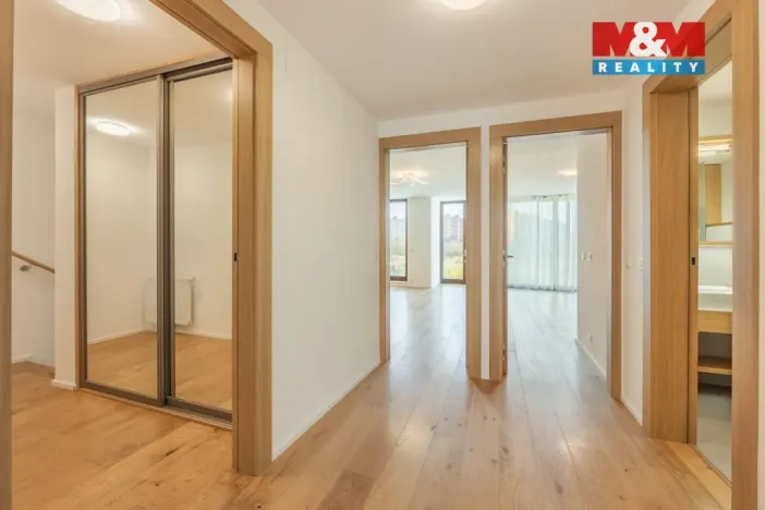 Prodej rodinného domu, Praha - Libuš, V Hrobech, 279 m2