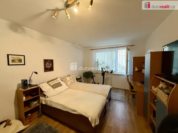 Prodej bytu 4+1, Karlovy Vary - Dvory, 1. máje, 60 m2