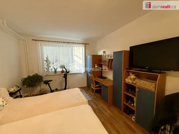 Prodej bytu 4+1, Karlovy Vary - Dvory, 1. máje, 60 m2