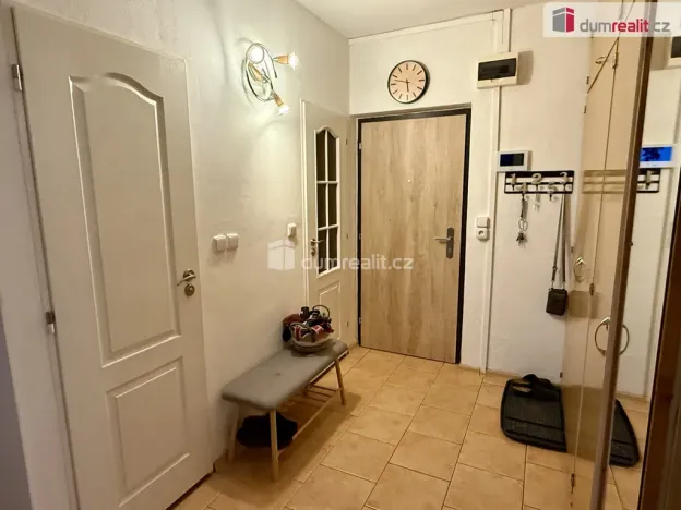 Prodej bytu 4+1, Karlovy Vary - Dvory, 1. máje, 60 m2