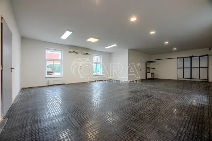 Pronájem obchodního prostoru, Vestec, Vestecká, 252 m2