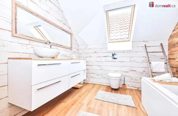 Prodej rodinného domu, Hostín, 210 m2