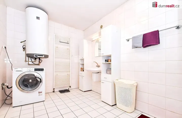 Prodej rodinného domu, Hostín, 210 m2