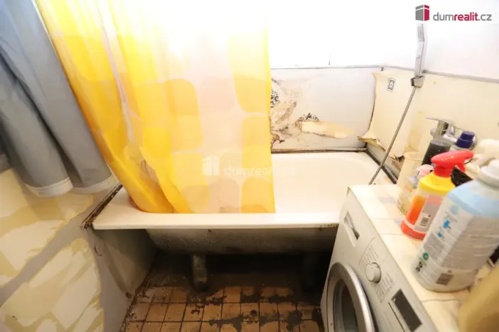 Prodej bytu 2+1, Karlovy Vary, nábřeží Jana Palacha, 63 m2