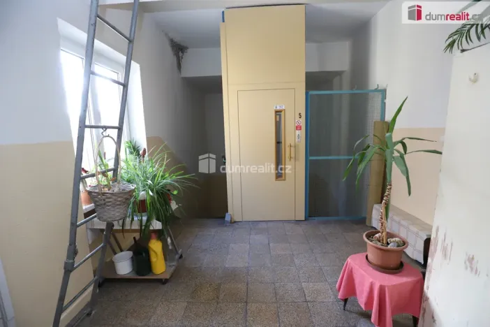 Prodej bytu 2+1, Karlovy Vary, nábřeží Jana Palacha, 63 m2