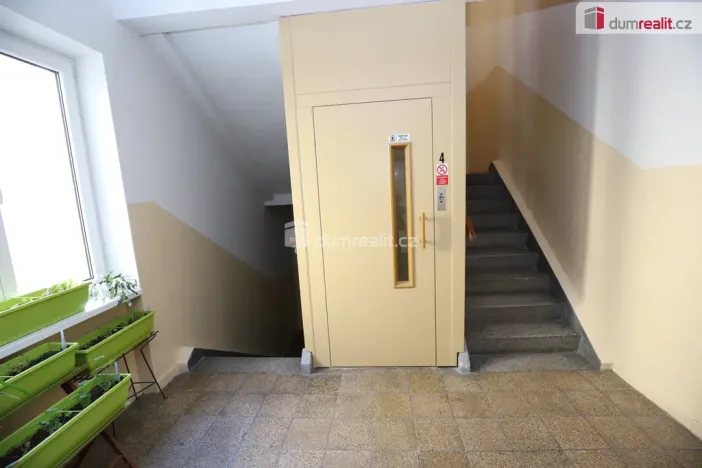 Prodej bytu 2+1, Karlovy Vary, nábřeží Jana Palacha, 63 m2