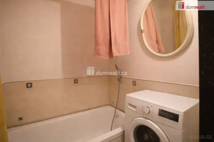 Prodej bytu 2+1, Karlovy Vary, nábřeží Jana Palacha, 63 m2