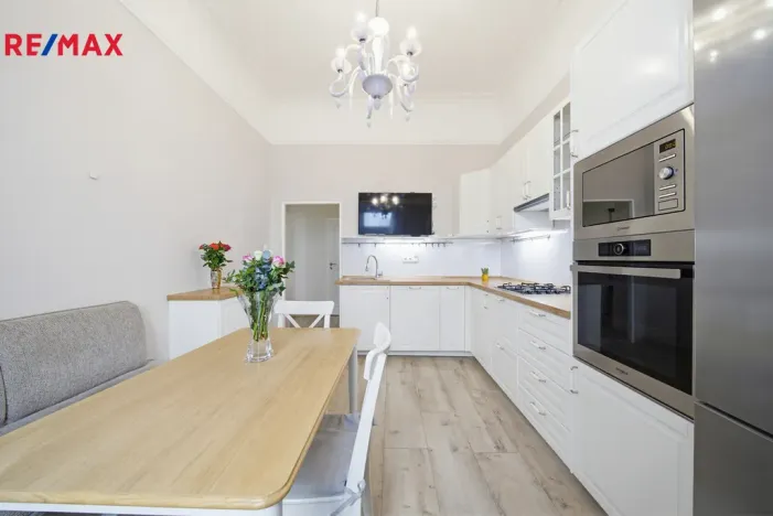 Prodej bytu 2+1, Karlovy Vary, Koptova, 78 m2