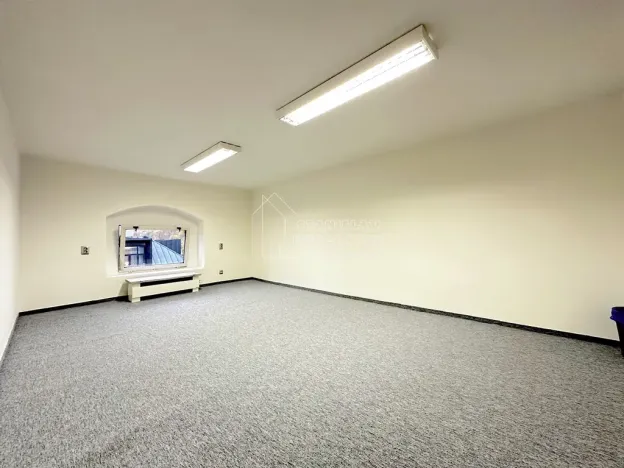 Pronájem kanceláře, Praha - Karlín, Thámova, 19 m2