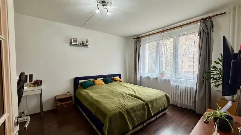 Pronájem bytu 1+1, Cheb, Stavbařů, 37 m2