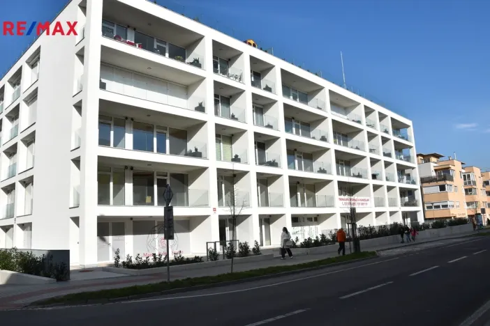 Pronájem bytu 1+kk, Znojmo, Jarošova, 33 m2