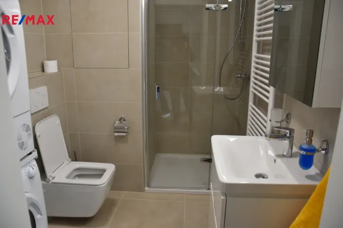 Pronájem bytu 1+kk, Znojmo, Jarošova, 33 m2