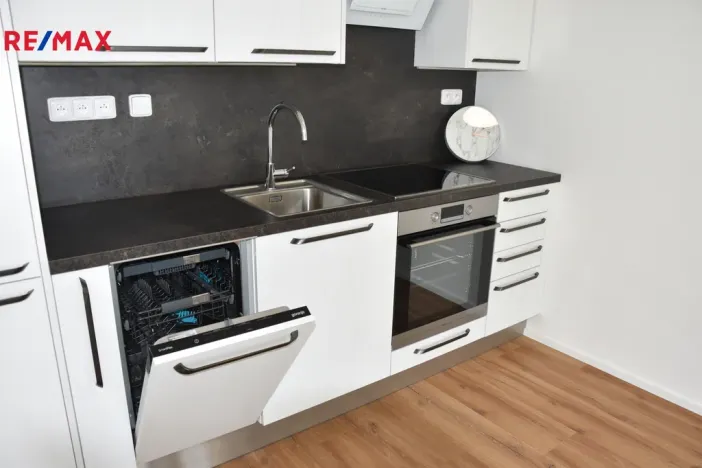 Pronájem bytu 1+kk, Znojmo, Jarošova, 33 m2