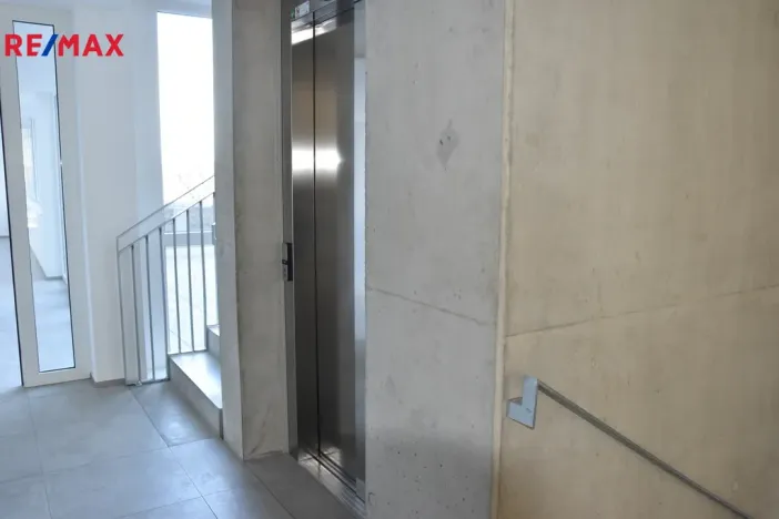 Pronájem bytu 1+kk, Znojmo, Jarošova, 33 m2