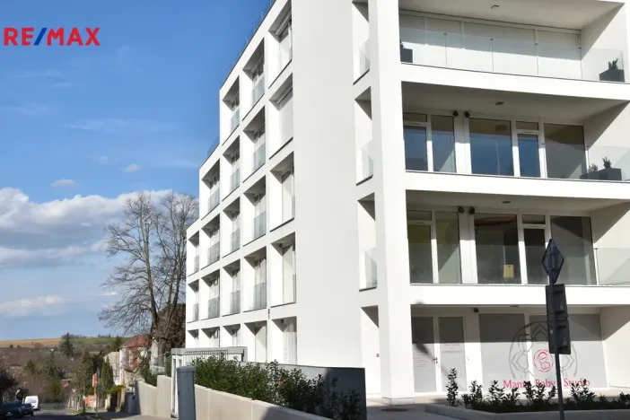 Pronájem bytu 1+kk, Znojmo, Jarošova, 33 m2