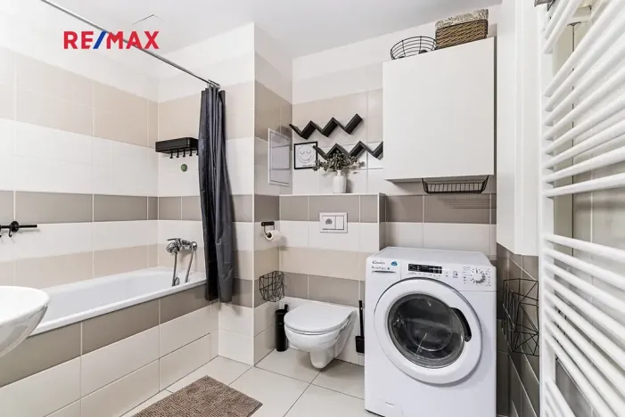 Prodej bytu 2+kk, Praha - Hostavice, U Hostavického potoka, 50 m2