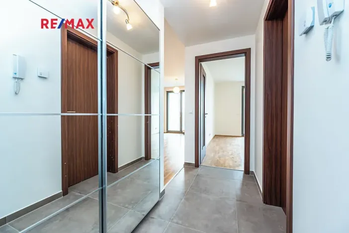 Pronájem bytu 2+kk, Praha - Modřany, Mezi vodami, 56 m2