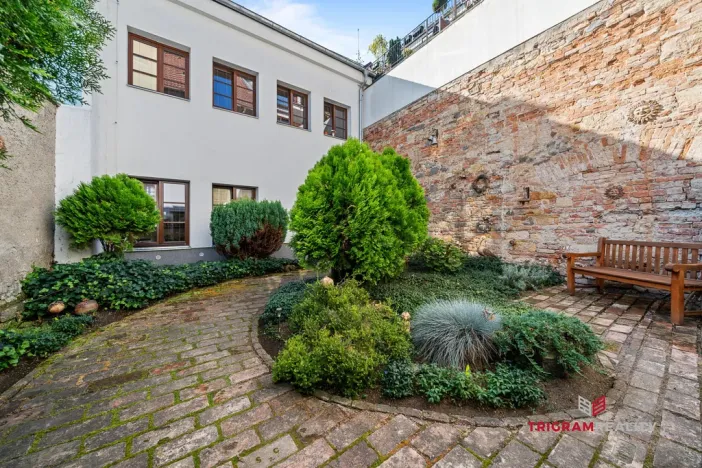 Pronájem bytu 1+kk, Hradec Králové, Dlouhá, 25 m2