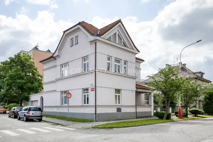 Prodej ordinace, Bechyně, Čechova, 660 m2