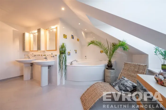 Prodej rodinného domu, Psáry, Pod Skalkou, 363 m2