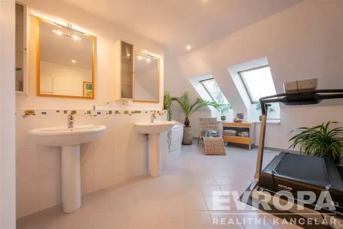 Prodej rodinného domu, Psáry, Pod Skalkou, 363 m2