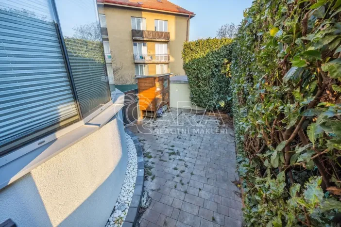 Pronájem bytu 2+1, Praha - Strašnice, Strančická, 49 m2