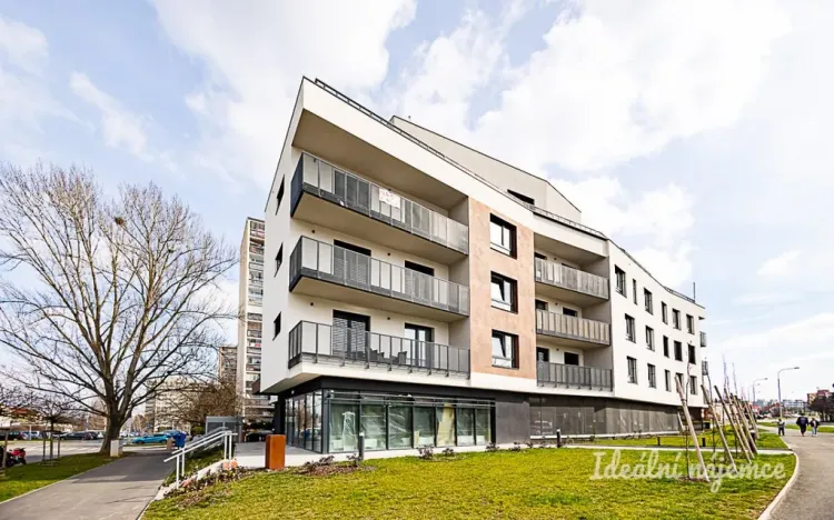 Pronájem bytu 1+kk, Praha - Horní Měcholupy, Milánská, 39 m2