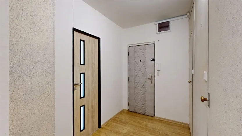 Prodej bytu 3+1, Králův Dvůr, Nad Stadionem, 76 m2