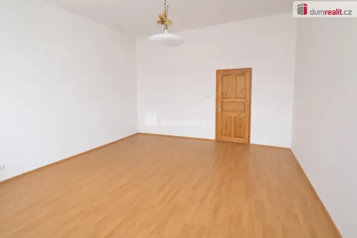 Pronájem bytu 1+1, Praha - Smíchov, Nádražní, 46 m2