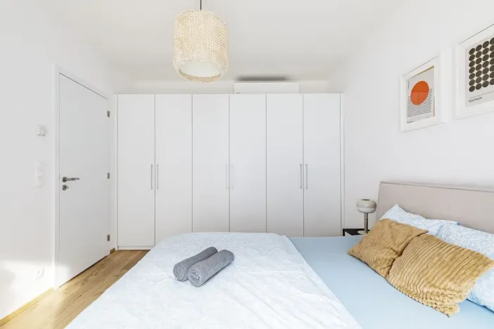 Pronájem bytu 2+kk, Praha - Karlín, Sokolovská, 55 m2